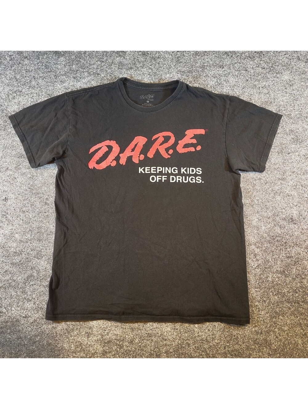 DARE Keeping Kids Off Drugs Graphic T-Shirt Black Men's Medium M